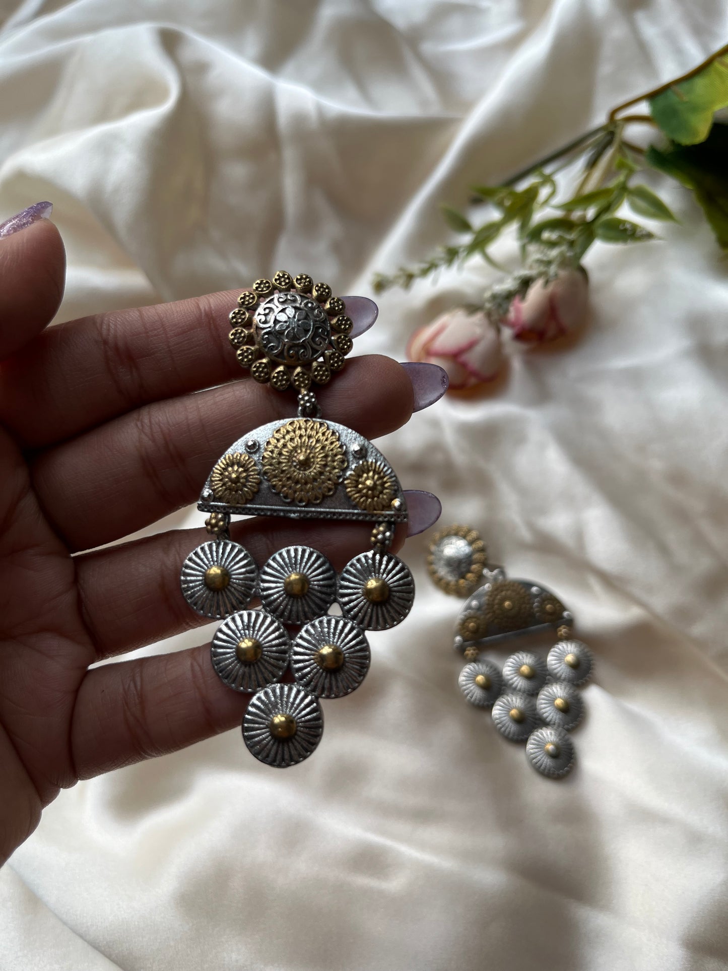 Dual Tone Dangling